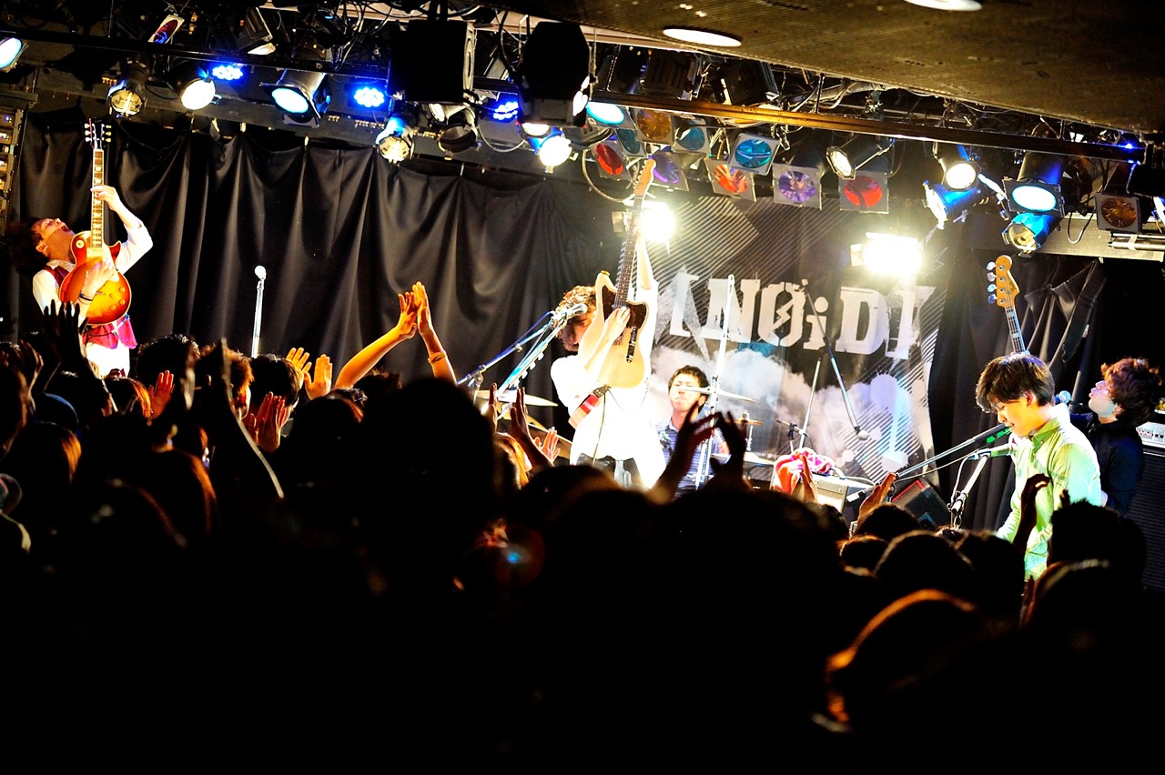 sumika（Photo by MAYUMI -kiss it bitter-）