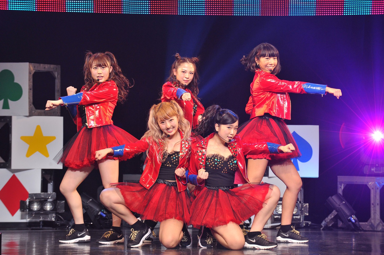 ピンクダイヤモンド（写真提供：エイベックス・ミュージック・クリエイティヴ）