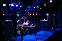 ヤバイTシャツ屋さん（撮影：田中聖太郎）