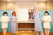 「きゃりーぱみゅぱみゅ緊急手術!?記者会見生中継」の様子。（Photo by Yasuro Ide）