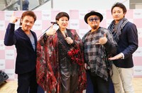 クリフエッジと美川憲一。（撮影：森久）