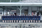 人気画像4位は「山手線に乃木坂46のラッピング車両登場」より、乃木坂46。