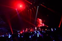 LiSAのステージの様子。（写真提供：エムオン・エンタテインメント）