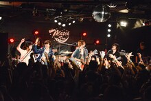 「Zoo at 2 a.m.」でペギ（グッドモーニングアメリカ）とコラボするBIGMAMA。（Photo by AZUSA TAKADA）