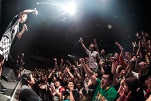 「KEMURI 20th Anniversary Tour 『F』 Final Series」東京・Zepp Tokyo公演の様子。（Photo by Wataru Umeda）