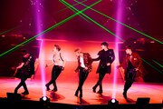 「SHINee WORLD 2016 ～D×D×D～」マリンメッセ福岡公演の様子。（写真提供：EMI Records）