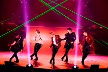 「SHINee WORLD 2016 ～D×D×D～」マリンメッセ福岡公演の様子。（写真提供：EMI Records）