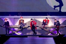 「SHINee WORLD 2016 ～D×D×D～」マリンメッセ福岡公演の様子。（写真提供：EMI Records）