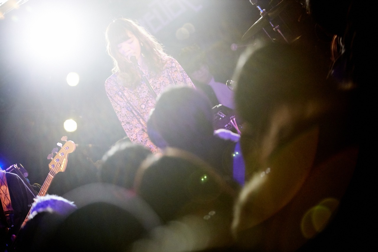 ノンブラリ「HOMETOWN Release Tour Final "OKAERI"」東京・下北沢SHELTER公演の様子。（撮影：森昭人）
