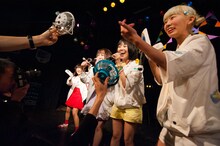 あヴぁんだんど「あヴぁんだんど1stワンマン～ピクニック at nerd park～」の様子。（撮影：稲垣謙一）