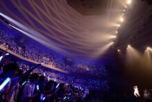 早見沙織のステージの様子。（写真提供：エムオン・エンタテインメント）