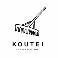 校庭カメラガールツヴァイ ロゴ