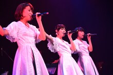 Negicco「圧倒的なNEGiBANDライブ！」の様子。