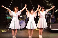 Negicco「圧倒的なNEGiBANDライブ！」の様子。