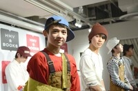 カメラ目線のフウトとユウト。