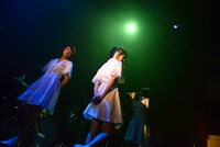 Negicco「圧倒的なNEGiBANDライブ！」の様子。