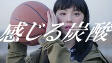「サイダーガール 2nd mini Album『サイダーの街まで』CMまとめ」のワンシーン。