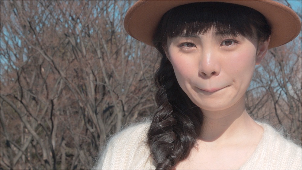 「サイダーガール 2nd mini Album『サイダーの街まで』CMまとめ」のワンシーン。
