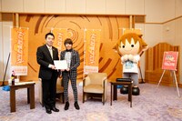 西川貴教が滋賀・滋賀県公館を訪れた際の様子。