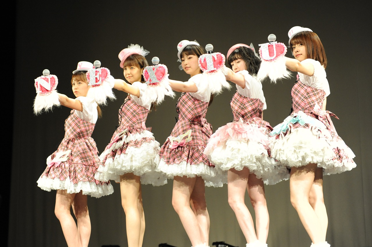 Juice=Juice扮するNEXT YOUの5人。