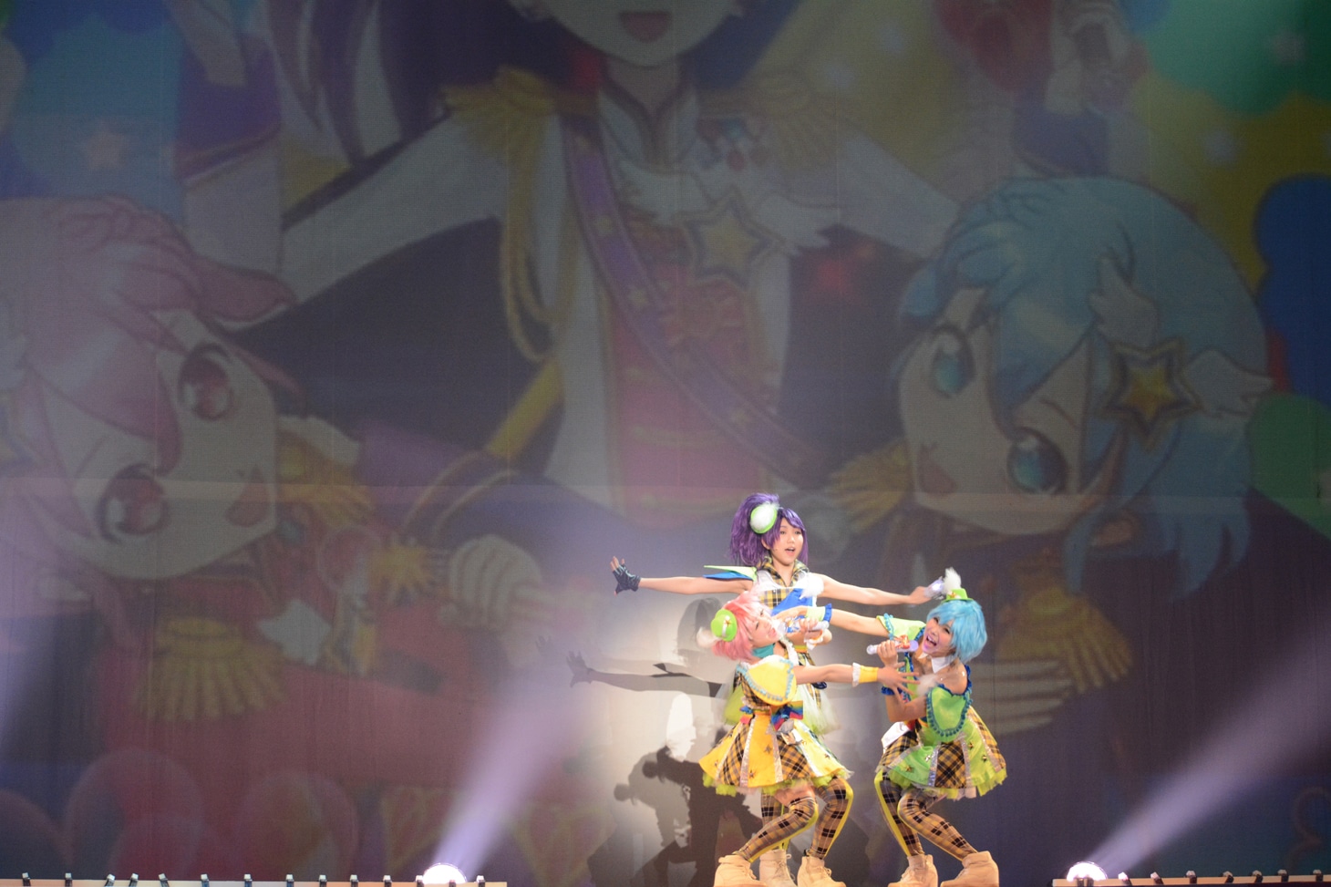 「ライブミュージカル『プリパラ』み～んなにとどけ！プリズム☆ボイス」ゲネプロの様子。