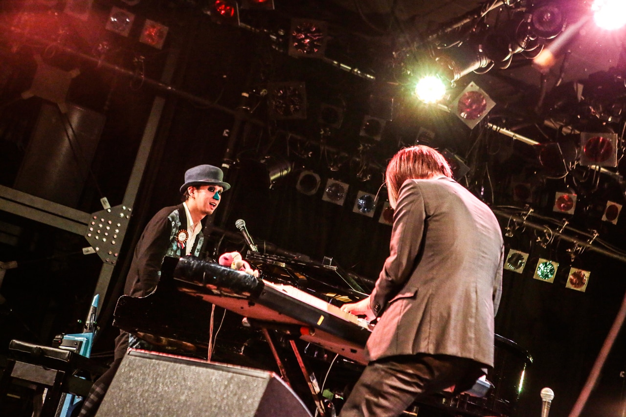 H ZETT M＆まらしぃが新曲共作、演奏映像を公開