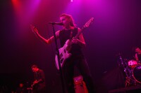 Pvris（写真提供 : H.I.P.）