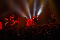 Pvris（写真提供 : H.I.P.）