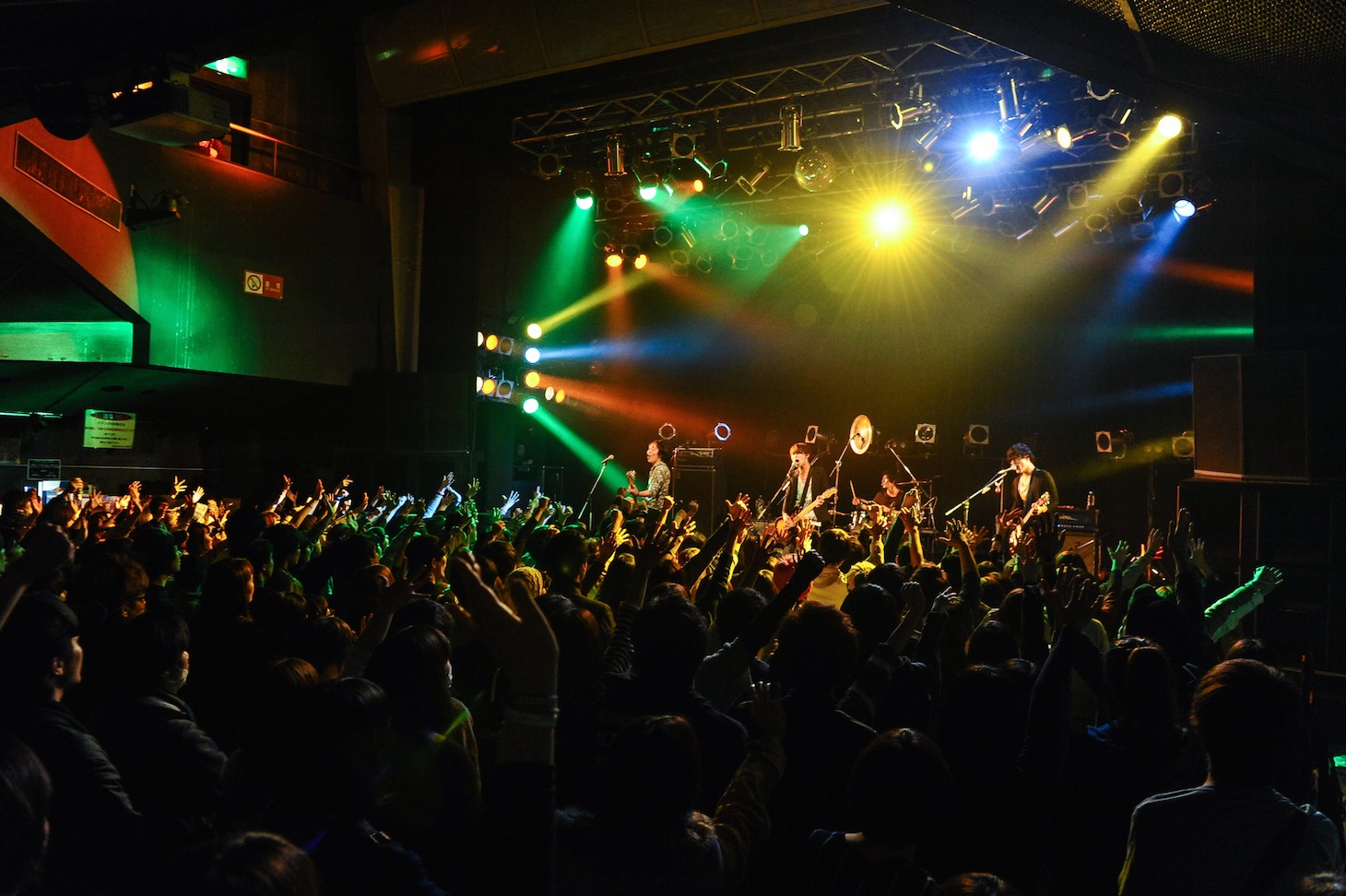 ircle「ircle 2nd full album『我輩は人間で r』release tour ～Yes, I am.～」東京・TSUTAYA O-WEST公演の様子。（Photo by MASANORI FUJIKAWA）