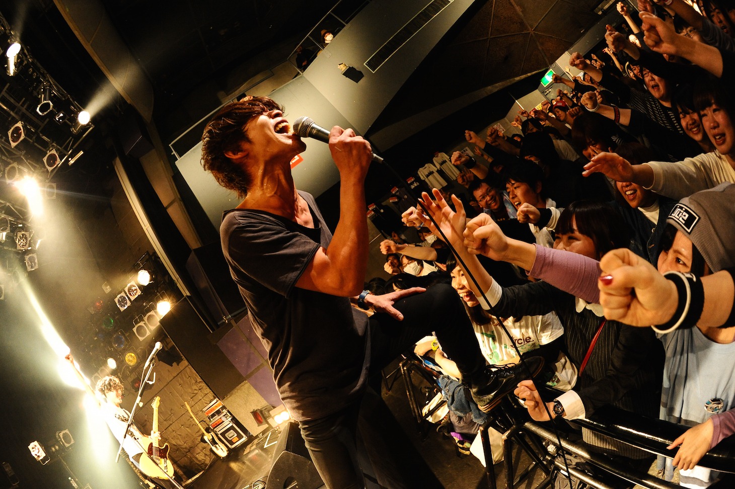 河内健悟（Vo, G）（Photo by MASANORI FUJIKAWA）