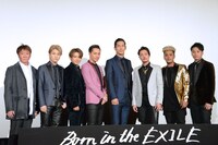 映画「Born in the EXILE ～三代目 J Soul Brothersの奇跡～」舞台挨拶の様子。