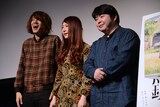 左からGLIM SPANKYの亀本寛貴、松尾レミ、監督の福山功起。
