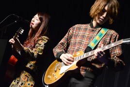 GLIM SPANKY「鉄の子」試写会で主題歌生演奏「いい化学反応が生まれてる」