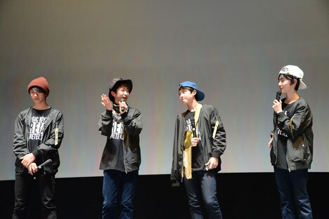 「イカれてイル？」初日舞台挨拶の様子。