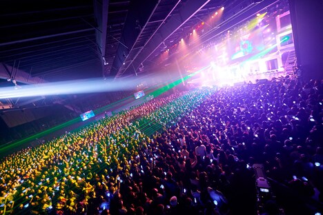 Da-iCE「Da-iCE Live House Tour 2015-2016 -PHASE 4 HELLO-」東京・豊洲PIT公演の様子。