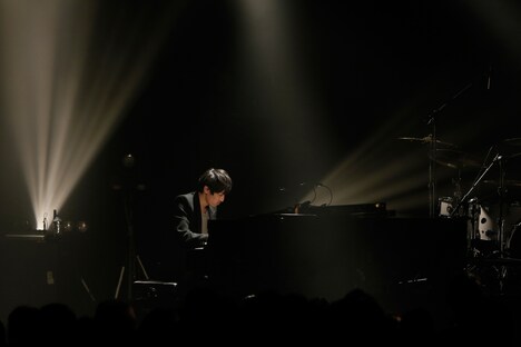 澤野弘之（写真提供：SME Records）