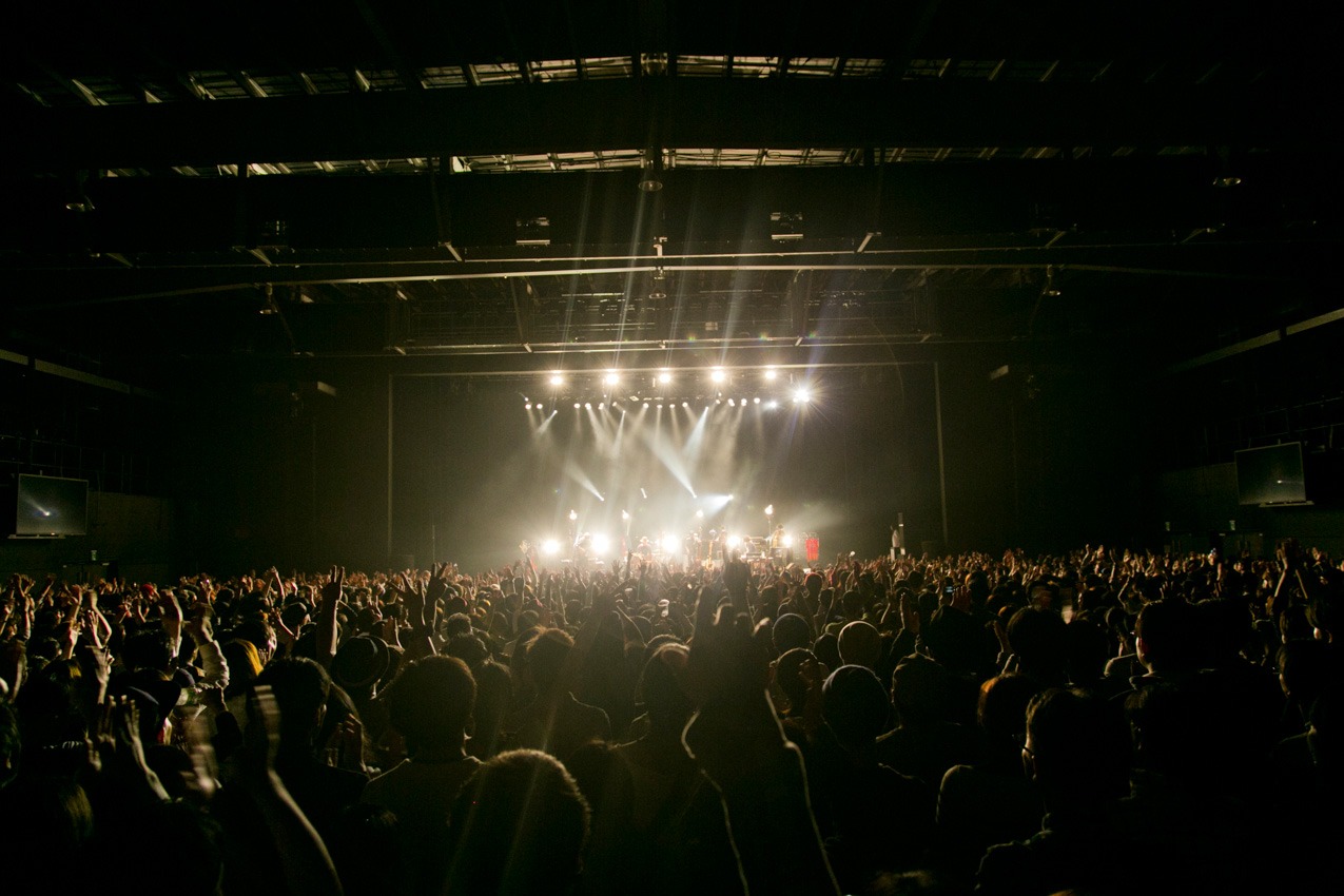 「SPECIAL OTHERS QUTIMA Ver.20 ～10th Anniversary～『WINDOW』Release Tour 2015-2016」東京・豊洲PIT公演の様子。（撮影：五十嵐一晴）