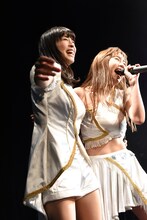 左から四島早紀、ののこ。