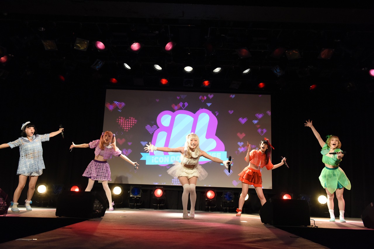 ぜんぶ君のせいだ。によるライブの様子。
