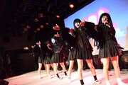 BELLRING少女ハートによるライブの様子。