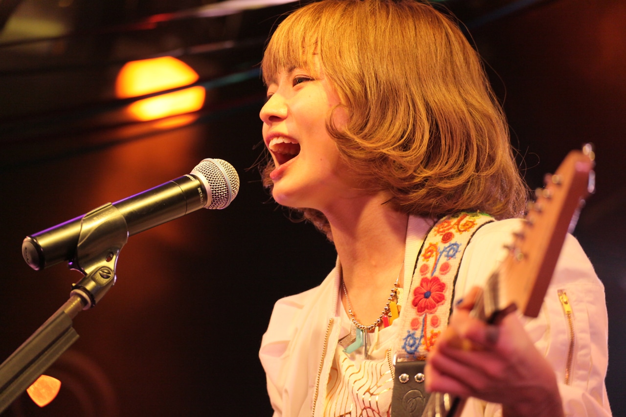Mayu（Photo by Atsushi Ito）