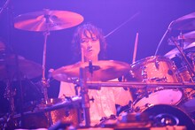 ARIMATSU（Dr / 特撮）（撮影：中島たくみ）