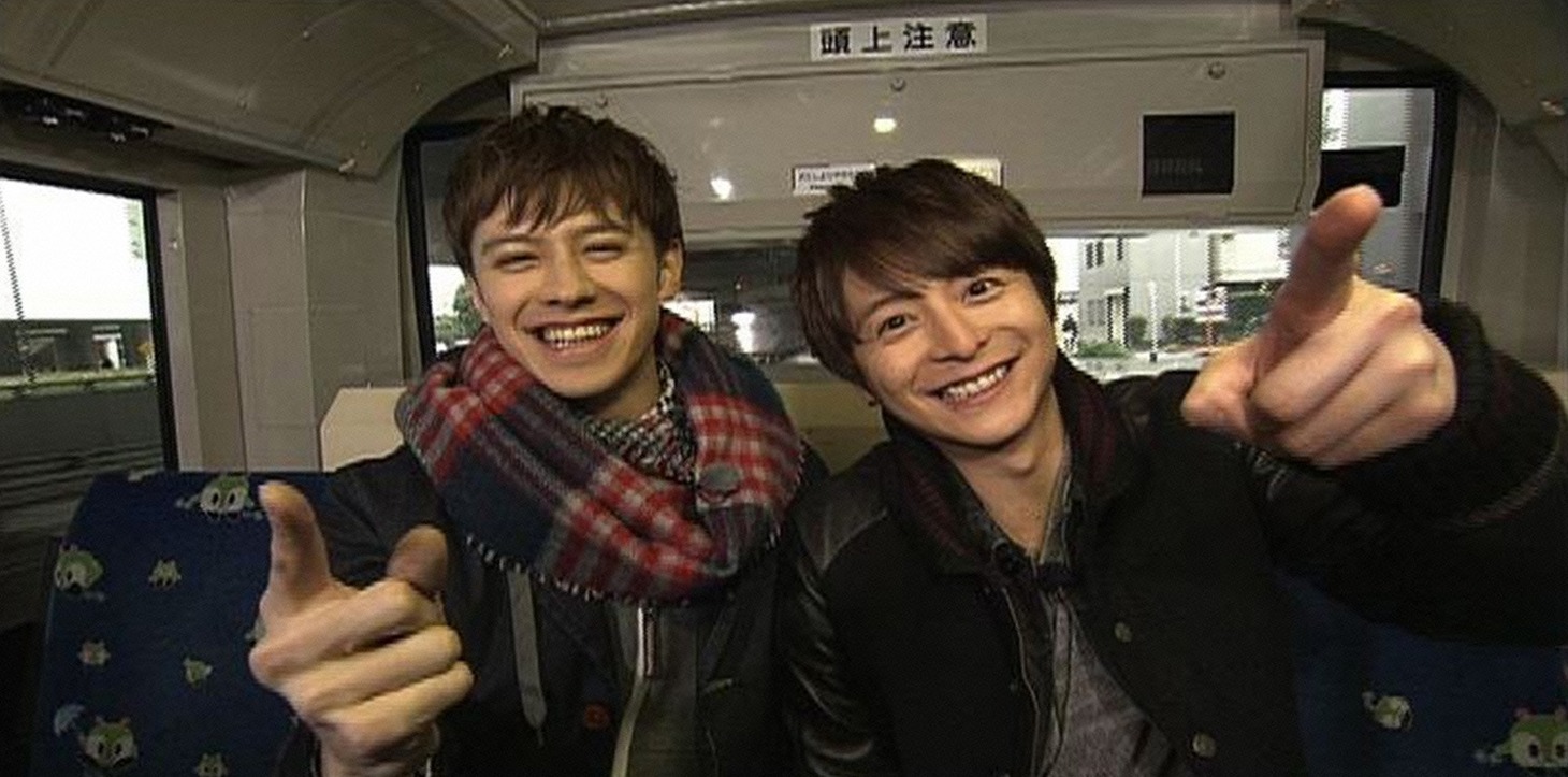 「火曜サプライズ」2人で思い出の地を巡るWaT。(c)日本テレビ