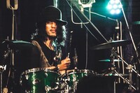 郁己（Dr） （撮影：粂井健太）