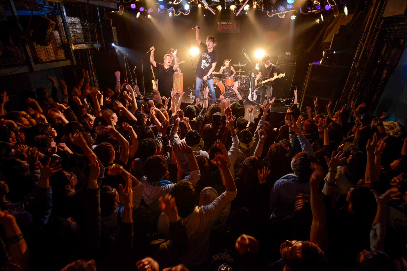 BACK-ON「5thアルバム『PACK OF THE FUTURE』全曲初披露ワンマンライブ」の様子。（写真提供：エイベックス・ミュージック・クリエイティヴ）