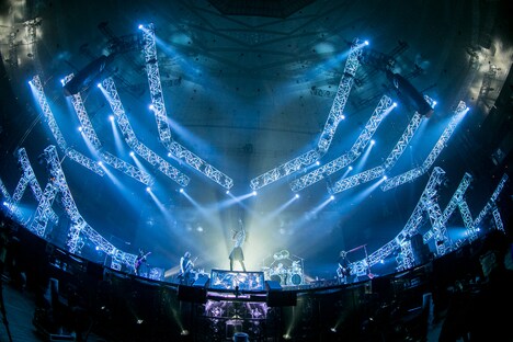 DIR EN GREY「ARCHE」2月5日公演の様子。（撮影：尾形隆夫）