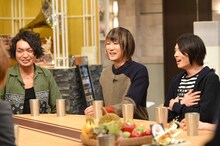 左より辻村勇太、江口雄也、高村佳秀（BLUE ENCOUNT）。