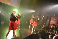 オトメ☆コーポレーションによるライブの様子。
