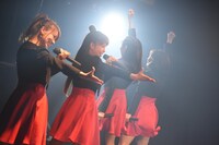 オトメ☆コーポレーションによるライブの様子。