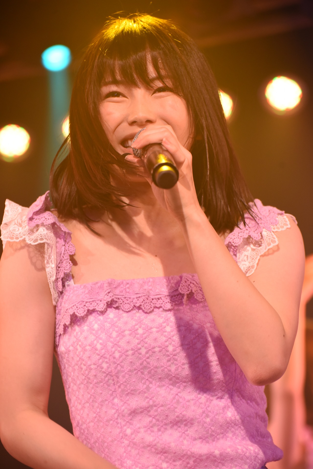 横山由依